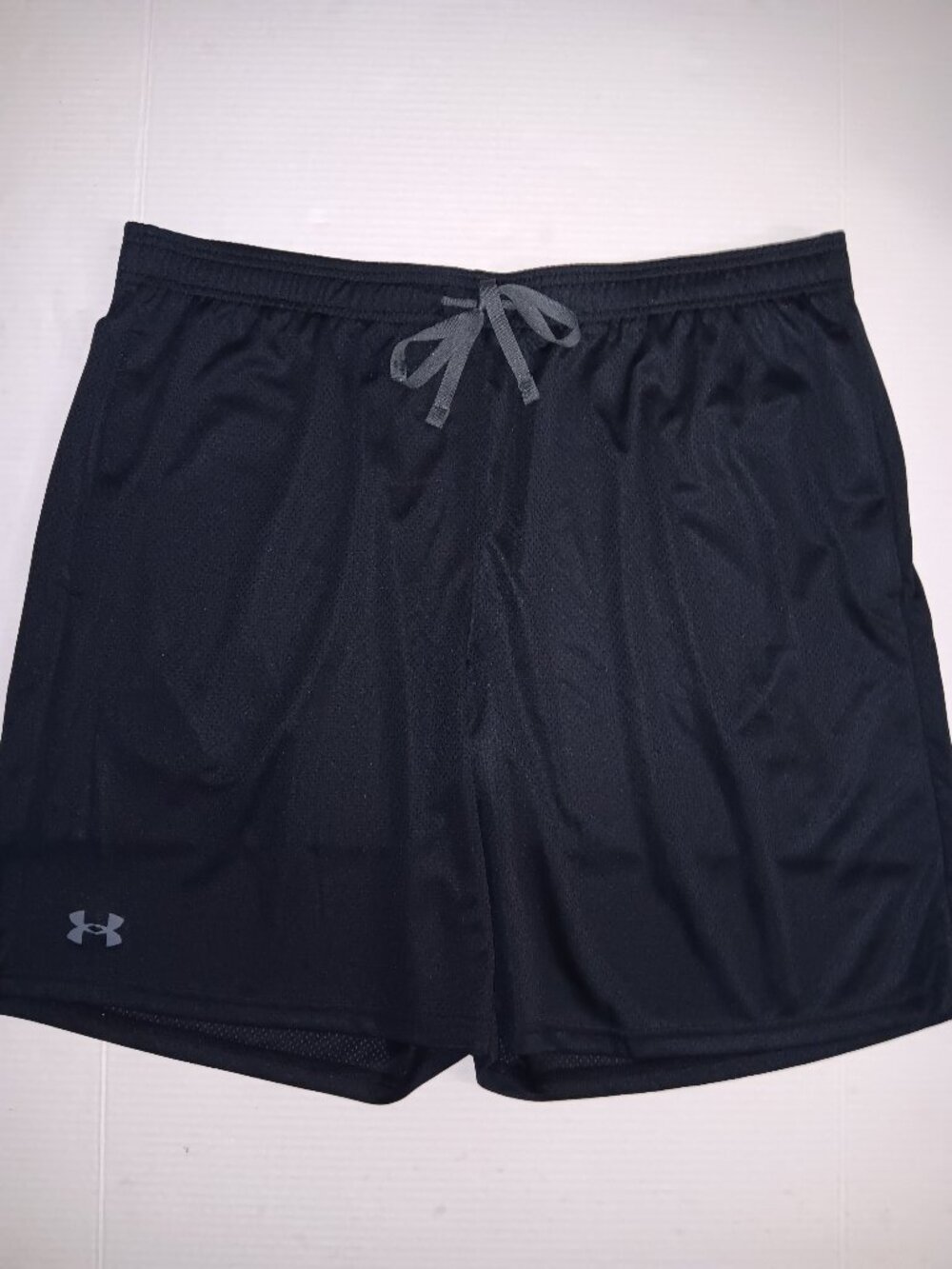UNDER ARMOUR MEN'S XXL" LIGHTWEIGHT MESH WORKOUT SHORTS